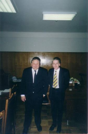 Avec l'ancien ministre Iegor Gaïdar (photo non datée).