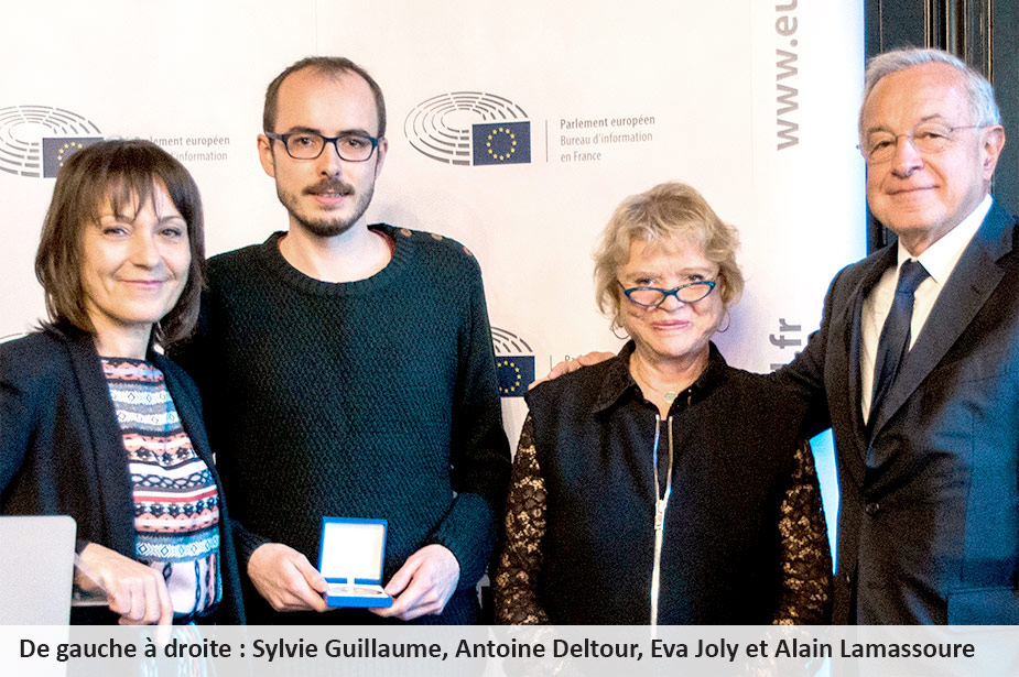 Lors de la remise du Prix du citoyen européen 2015 à Antoine Deltour, lanceur d'alerte des LuxLeaks, poursuivi par la justice luxembourgeoise. (photo DR)