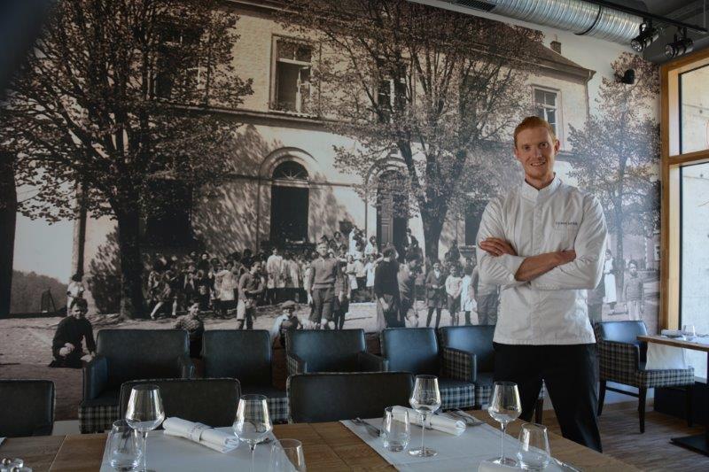 Thomas Murer dans le restaurant Aal Schoul, ouvert en mai dernier. (photo Sy.A.)