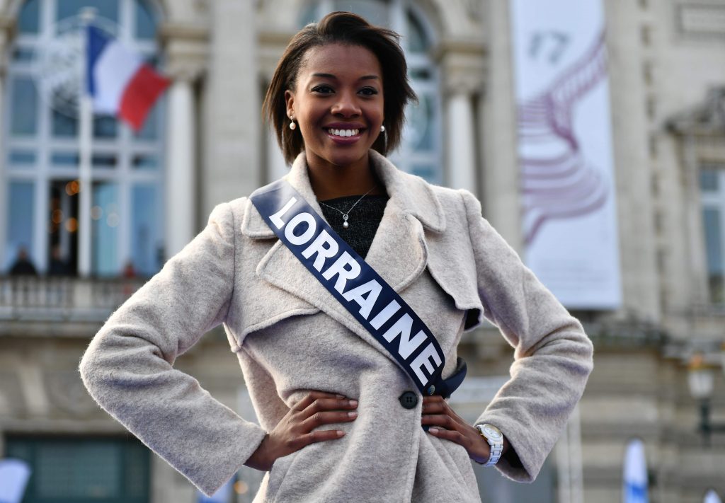 Miss Lorraine, Justine Kamara, lors de la présentation des candidates à Montpellier le 3 décembre. (photo AFP)