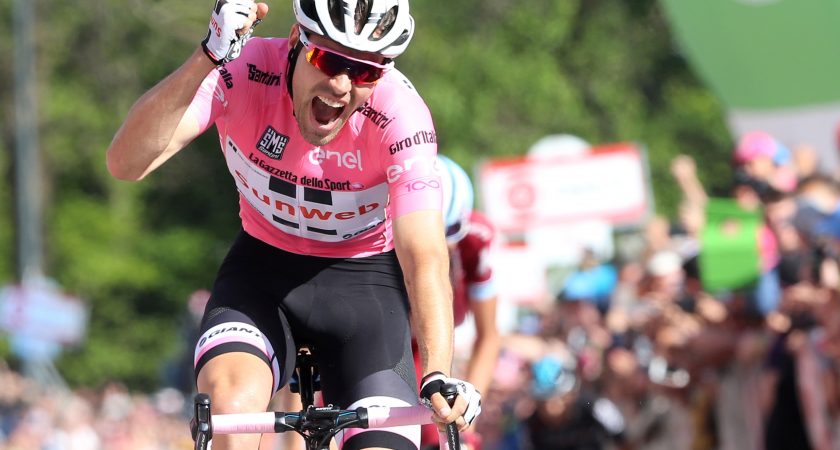Le N?erlandais s'est adjug? l'?tape et conforte son maillot rose. (photo AFP)