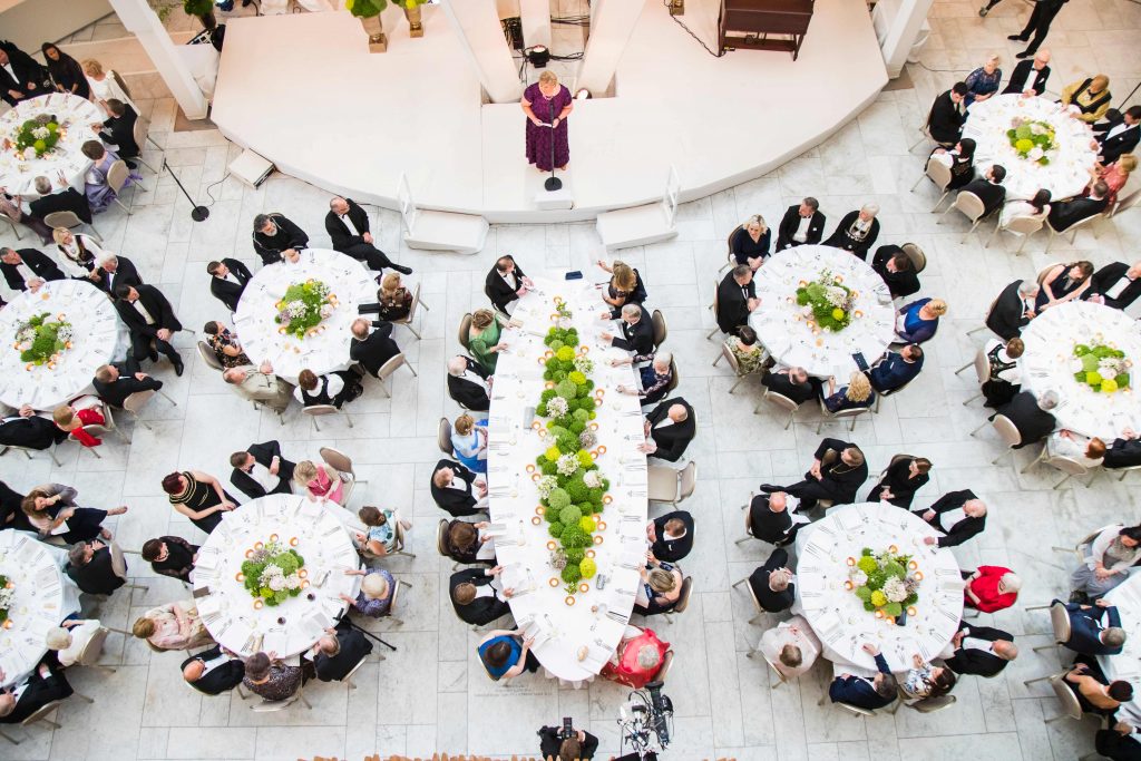 La Première ministre norvégienne Erna Solberg s'est exprimée à l'occasion du dîner. (photo AFP)