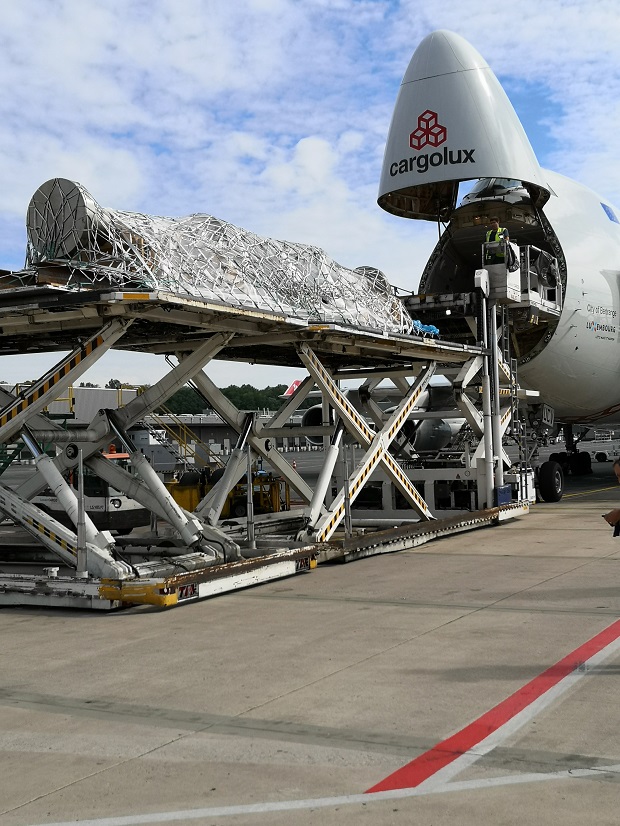 Cargolux Airlines a transporté avec succès de Luxembourg à Zhengzhou un puits de 10 mètres de long d'un poids brut total de 43 tonnes métriques. 