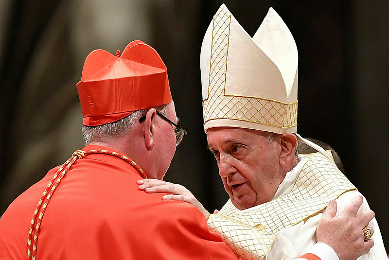 Jean-Claude Hollerich avec le pape François, samedi (Photo : AFP).