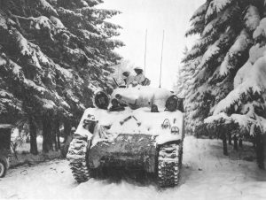 Les chars ont eu du mal à avancer sur la neige. (Photo : collection mnhm Diekirch)