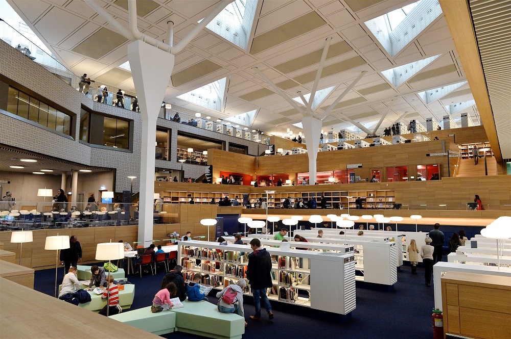 Le chantier de la nouvelle bibliothèque nationale a duré de juin 2014 à septembre 2019 au Kirchberg. Elle accueille le public depuis le 1er octobre. Le site propose plus de 200 000 ouvrages en accès direct. (archives Julien Garroy)