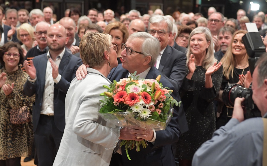 L'ancien Premier ministre, Jean-Claude Juncker, chaleureusement célébré par les siens. (photo Alain Rischard)