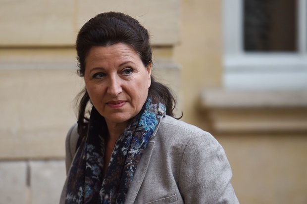 Agnes Buzyn, ministre des solidarités et de la santé, a annoncé que les premiers rapatriés français arriveront "probablement vendredi". (Photo AFP)