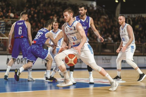Pilier de l'équipe nationale depuis de longues années,
Alex Laurent se montre optimiste pour l'avenir de la sélection. (Photo : Luis Mangorrinha)
