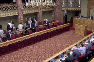 On se lève et on déménage chez les députés luxembourgeois ! (Photo d'archives : DR).