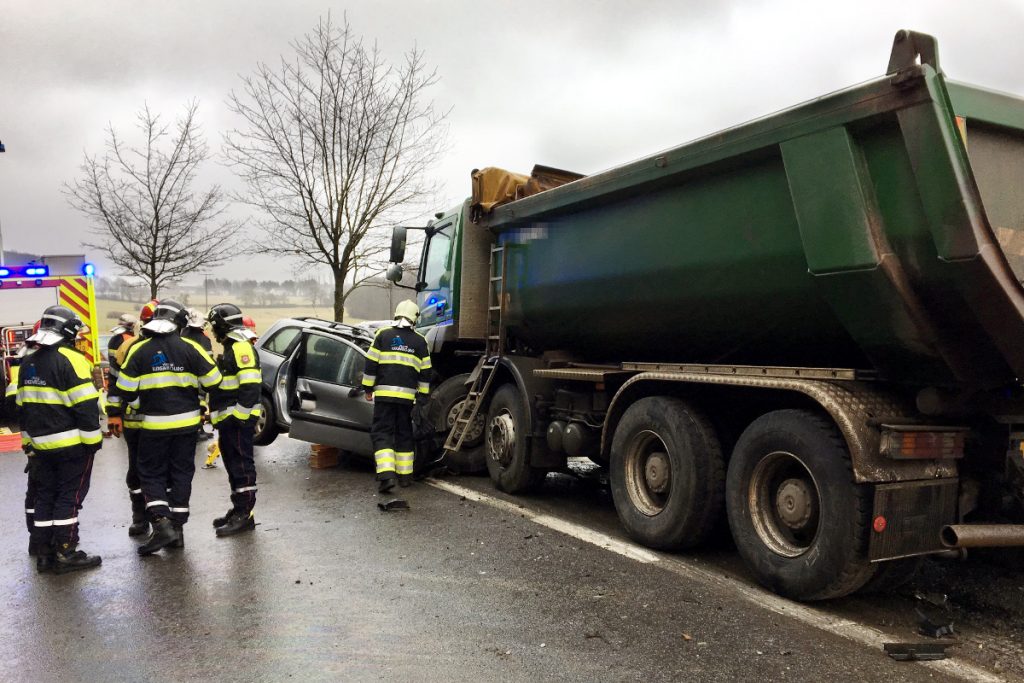 La route a été fermée à la circulation. (photo police grand-ducale)