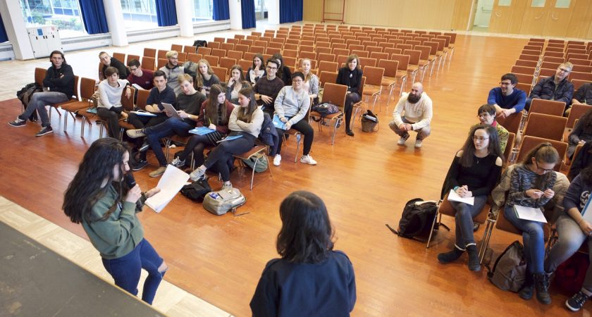 Lycée Athénée : du slam pour jouer avec la langue française - Le Quotidien.lu