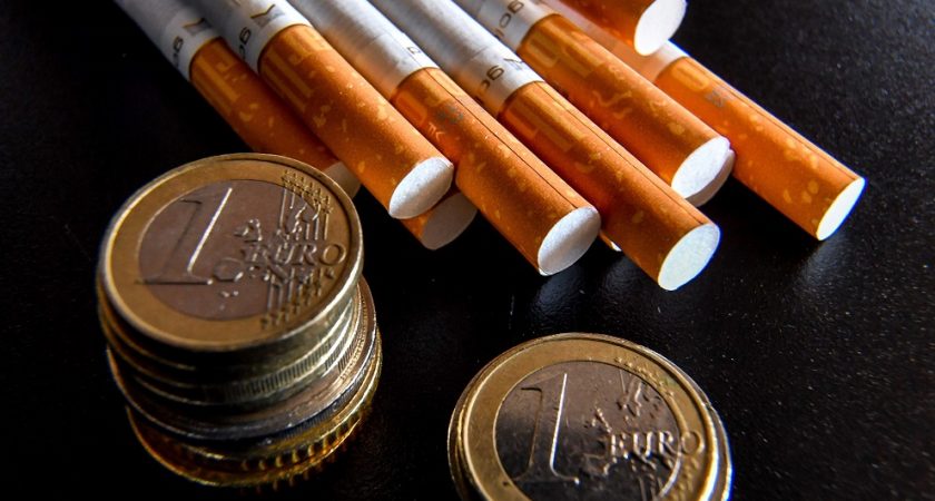 8 euros cigarette cigarettes France : le passe moyenne paquet en 8 de euros à 8 euros cigarette cigarettes France : le passe moyenne paquet en 8 de euros à