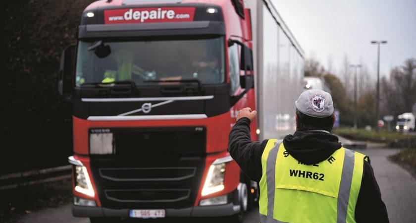 Gilets Jaunes Débordements à Proximité Dun Dépôt