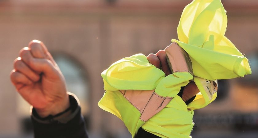 Deux Gilets Jaunes Meusiens Partis à Pied Pour Paris Le